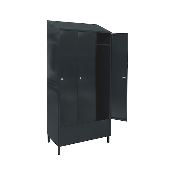 Pukukaappi pukuhuoneeseen