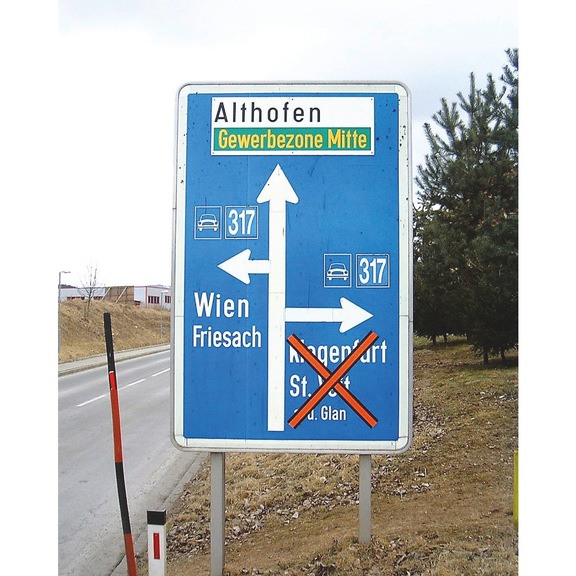 Reflektörlü trafik ikaz bandı