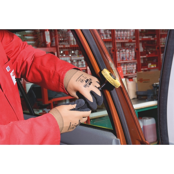 Radial bristle disc - BRISTLEDISC-RADIA-WHITE-G120-D75