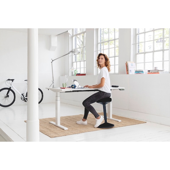 Buy Pendulum stool Activity 2.0 online | WÜRTH