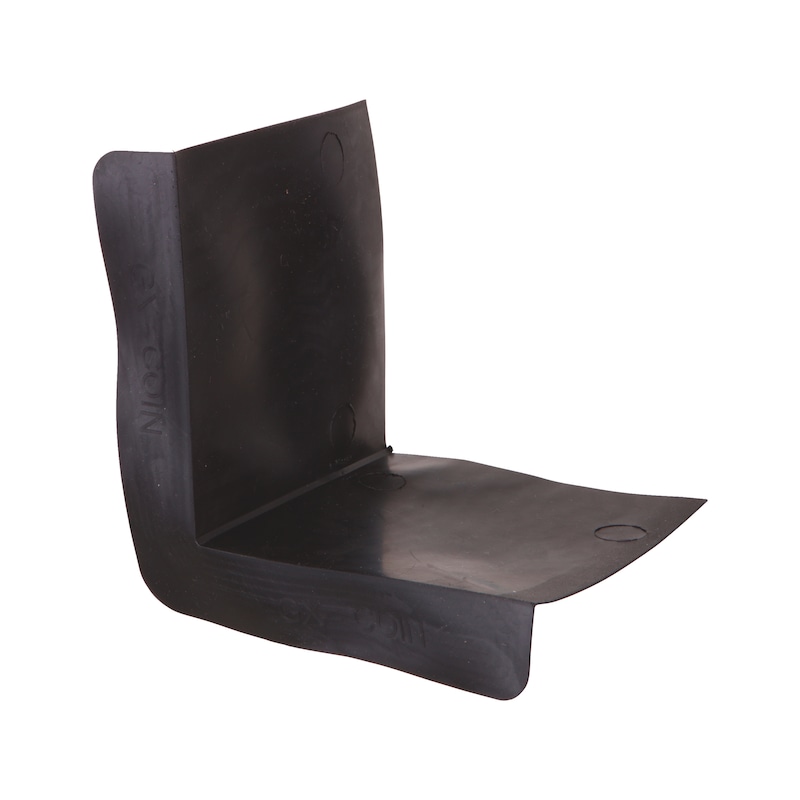 Angle souple préformé pour étanchéité des menuiseries sur façade