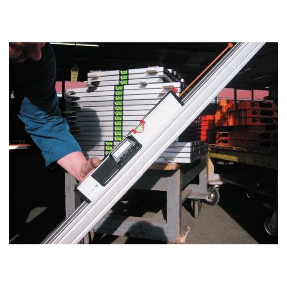 BMI electronic inclinometer with integrated laser point - Electronic inclinometer