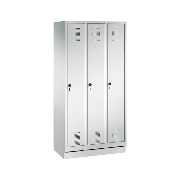 C+P Locker Evolo, 3 compartments, H1800B900D500 mm, light gray No. 48020-30|S10002 - Clothes locker (workshop)