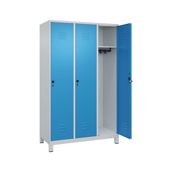 C+P CLASSIC PLUS locker, feet, 3 compartments, 1,950x1,200x500 mm, RAL 7035/5012 - Classic PLUS locker
