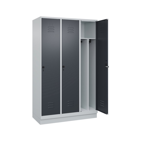 C+P CLASSIC PLUS locker, base, 3 compartments, 1,950x1,200x500 mm, RAL 7035/7016 - Classic PLUS locker