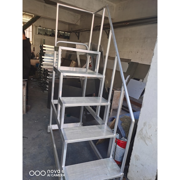 扶手工作梯 - 扶手工作梯
