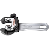 RIDGID mini pipe cutter with ratchet handle for 6-28 mm