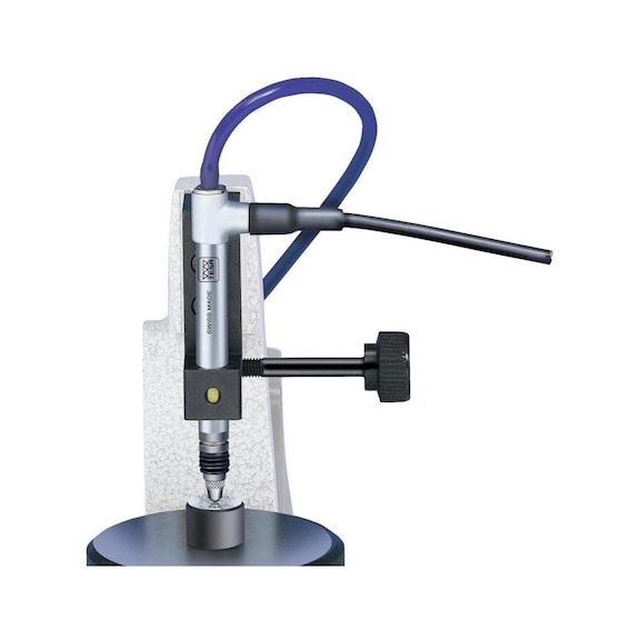 Hand vacuum pump for measuring pin removal