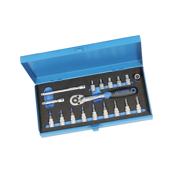 Socket wrench sets, 17 or 18&nbsp;pieces