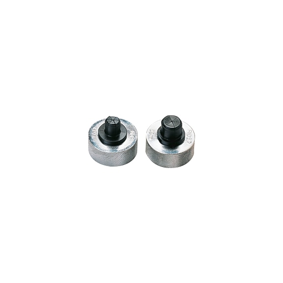 Expander heads, metric dimensions