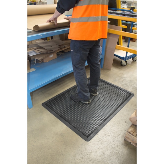 Workplace mat, individual mat L x W x H 900 x 600 x 14 mm, black nitrile rubber - Workplace mat made of nitrile rubber, oil-resistant