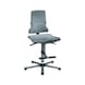 Prac.židle BIMOS,Sintec,s&nbsp;kluzáky a pomůckou pro výstup – nast.sklon sedáku - Pracovní otočná židle SINTEC s&nbsp;pomůckou pro vylézání - 1