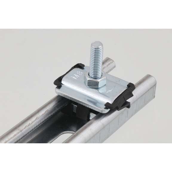 Quick fasteners with threaded fitting for toothed mounting rail systems - 1