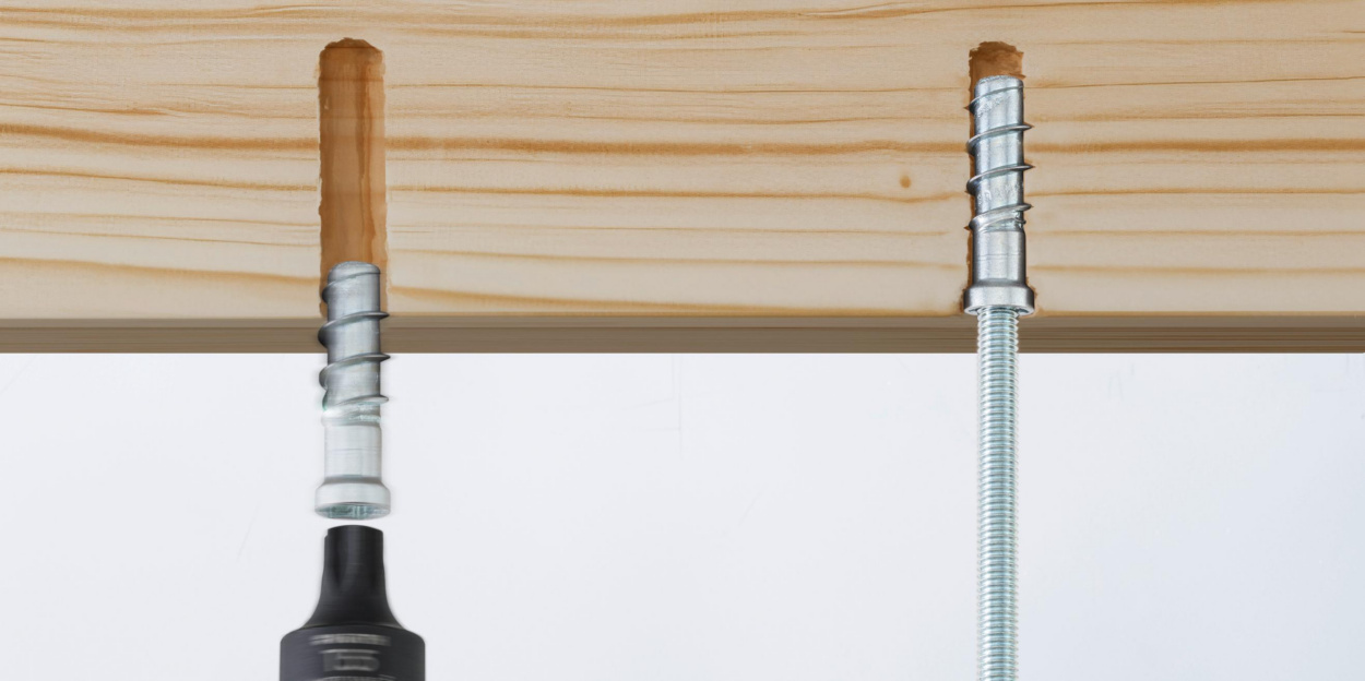 Befestigung in Holzdecke mit dem Innengewinde-Schraubanker W-BS-I MULTI