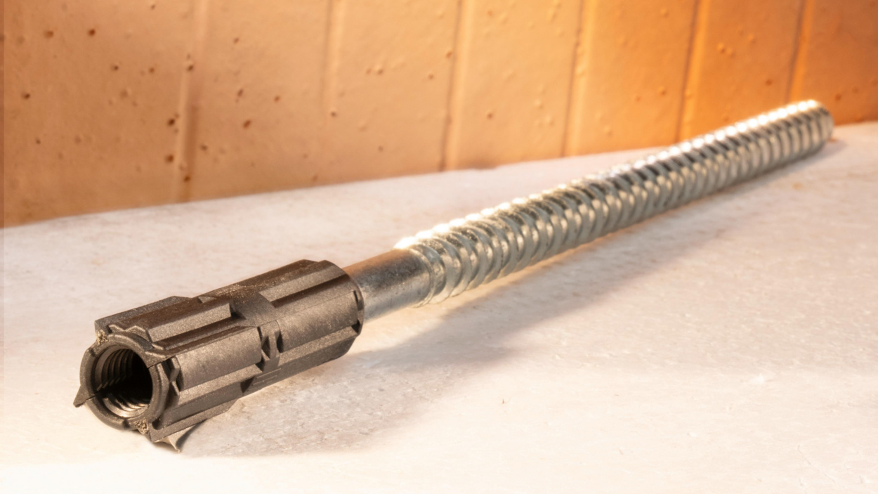 Abstandsmontagesystem AMO® Therm im Einbauzustand