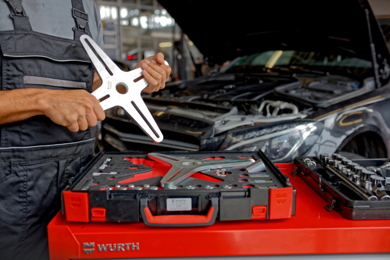 Titelbild Produktfinder für Motoren-Einstellwerkzeuge