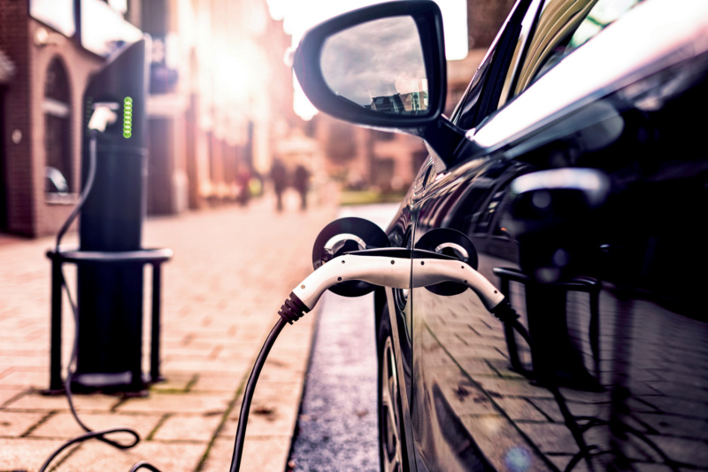 Magazin Teaser Wallbox Brandschutz: Was Betriebe bei der Ladeinfrastruktur für Elektrofahrzeuge beachten müssen